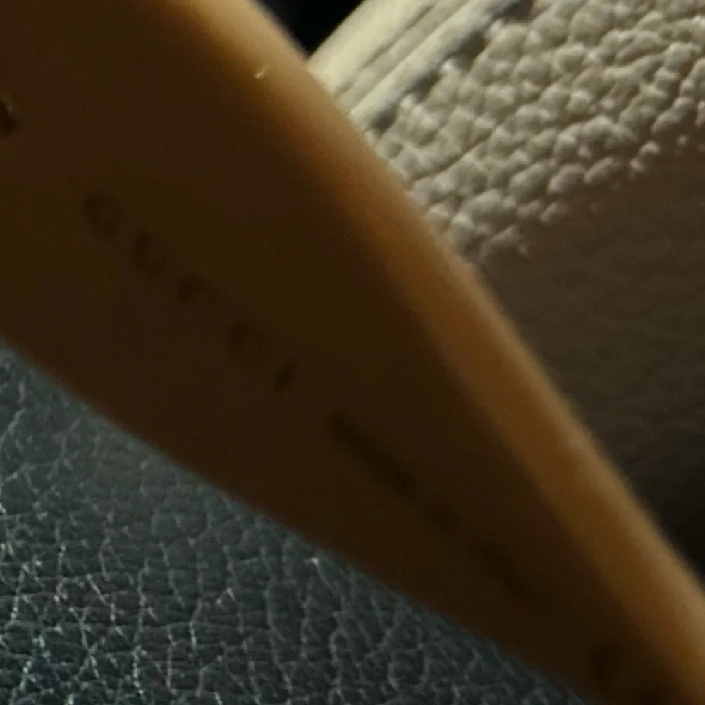 Gucci Brown and Cream Square Sunglasses
Perfect Condition - Picture 6 of 6